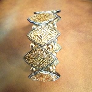 Vintage filigree stretch bracelet.